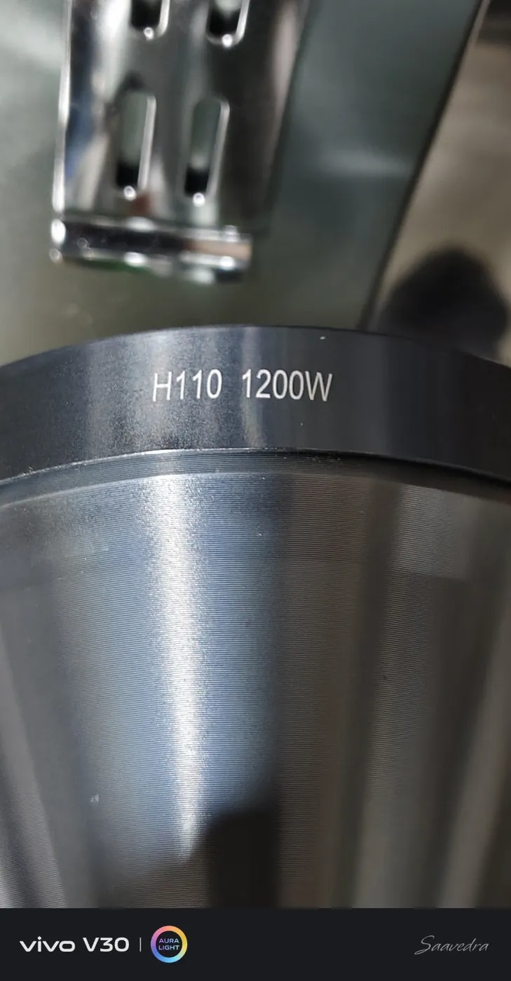 FOCO RECARGABLE H110 1200W – LUZ BLANCA